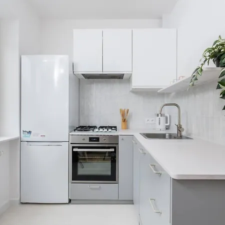 Creme De La Creme 2 Bedroom Mokotow Apartment