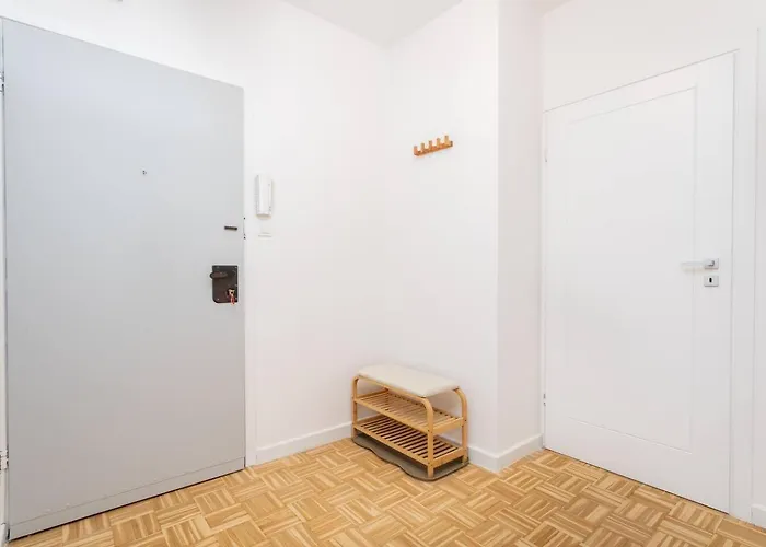 Creme De La Creme 2 Bedroom Mokotow Apartment