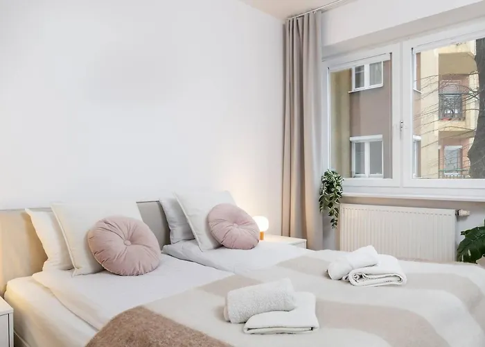 Creme De La Creme 2 Bedroom Mokotow Apartment *