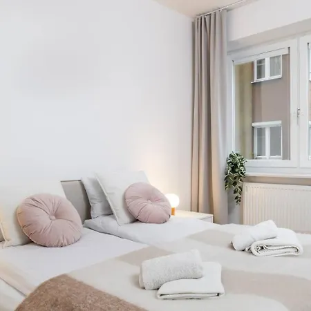 Creme De La Creme 2 Bedroom Mokotow アパート *